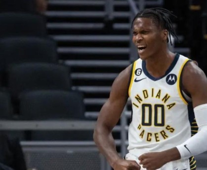  步行者哈利伯顿伤退，季后赛前景蒙阴影  