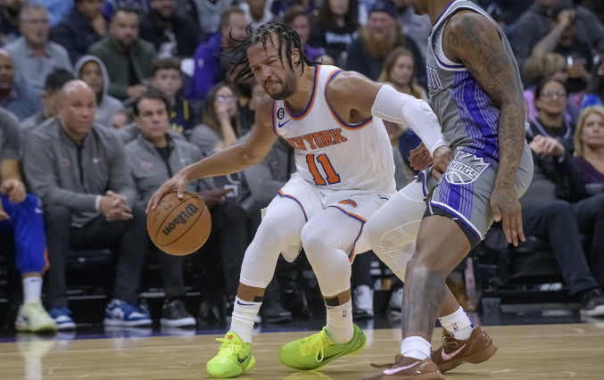  布伦森末节发威尼克斯险胜篮网