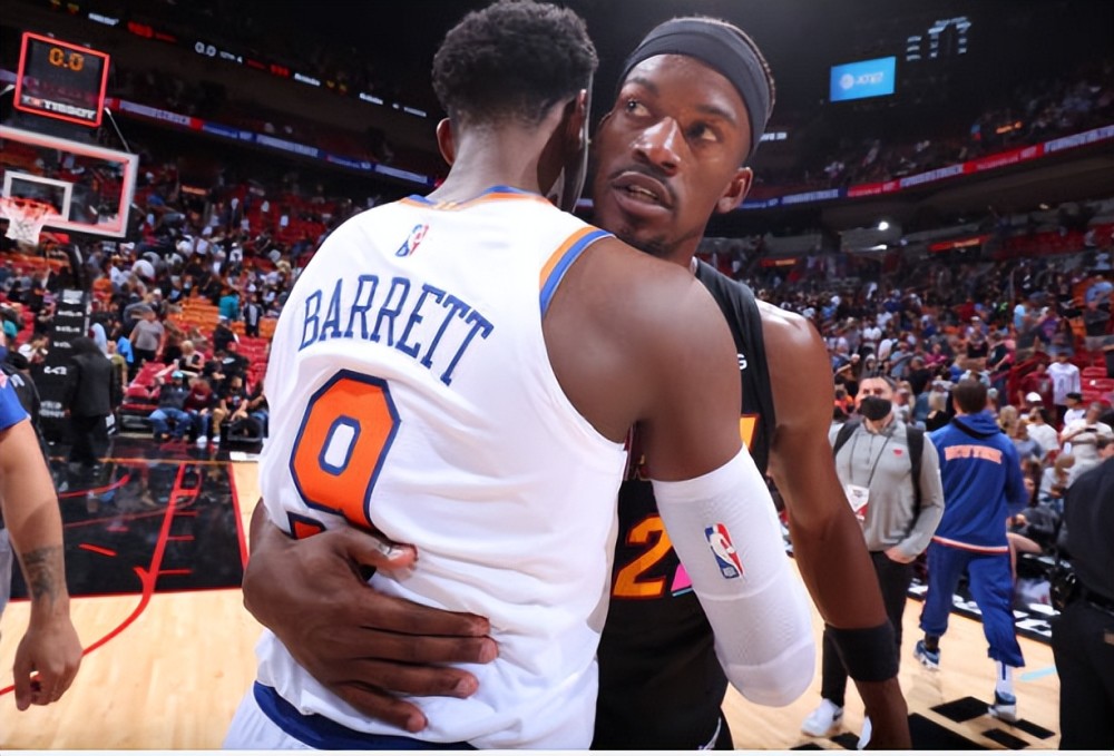  布朗森末节发威接管比赛，尼克斯险胜篮网缩小分差