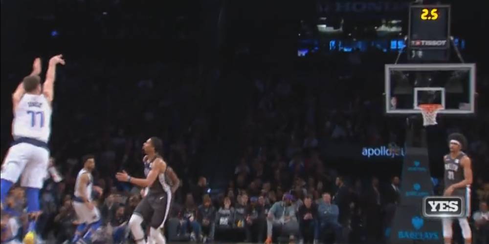  东契奇超远三分绝杀，独行侠末节逆转击退太阳